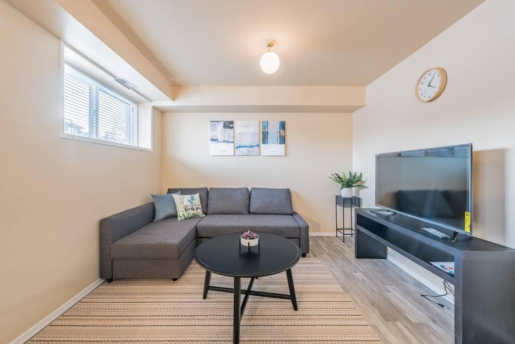 Mt Pleasant Nw 2 Bedrooms 500 YYC Exteriör bild
